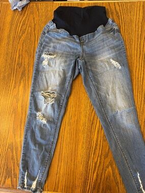 1822 Maternity Distressed Skinny Jeans